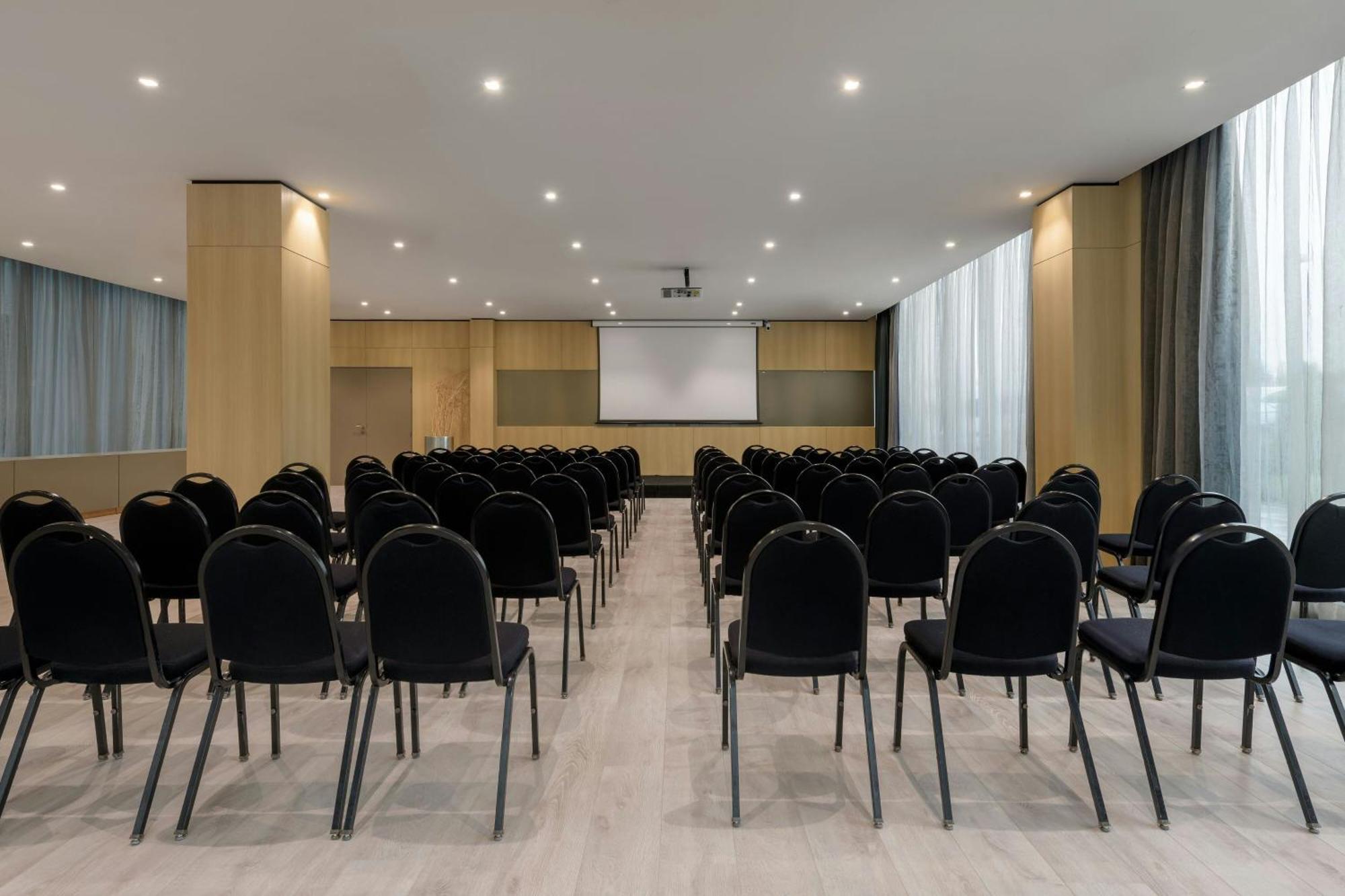 Ac Hotel La Finca By Marriott Pozuelo de Alarcón Exteriör bild